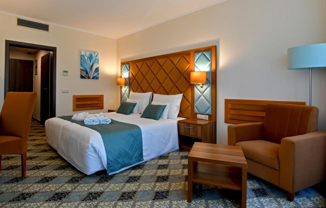 Wellness Hotel Gyula Exterior foto