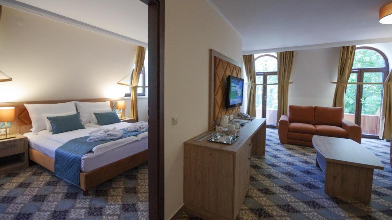 Wellness Hotel Gyula Exterior foto