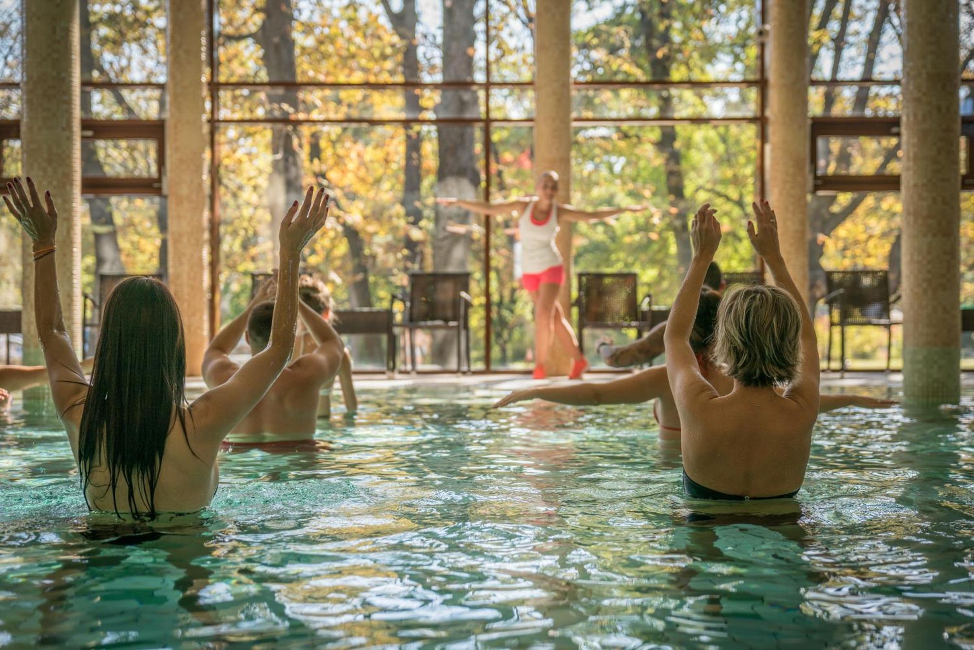 Wellness Hotel Gyula Exterior foto