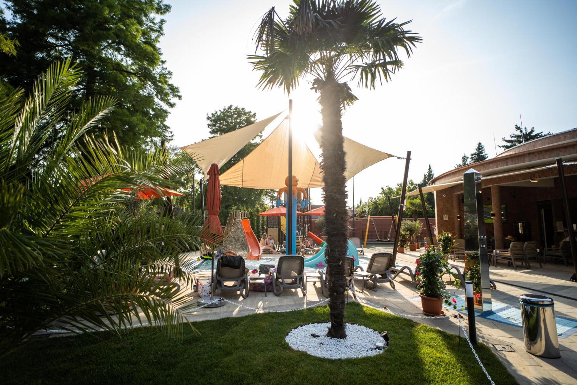 Wellness Hotel Gyula Exterior foto