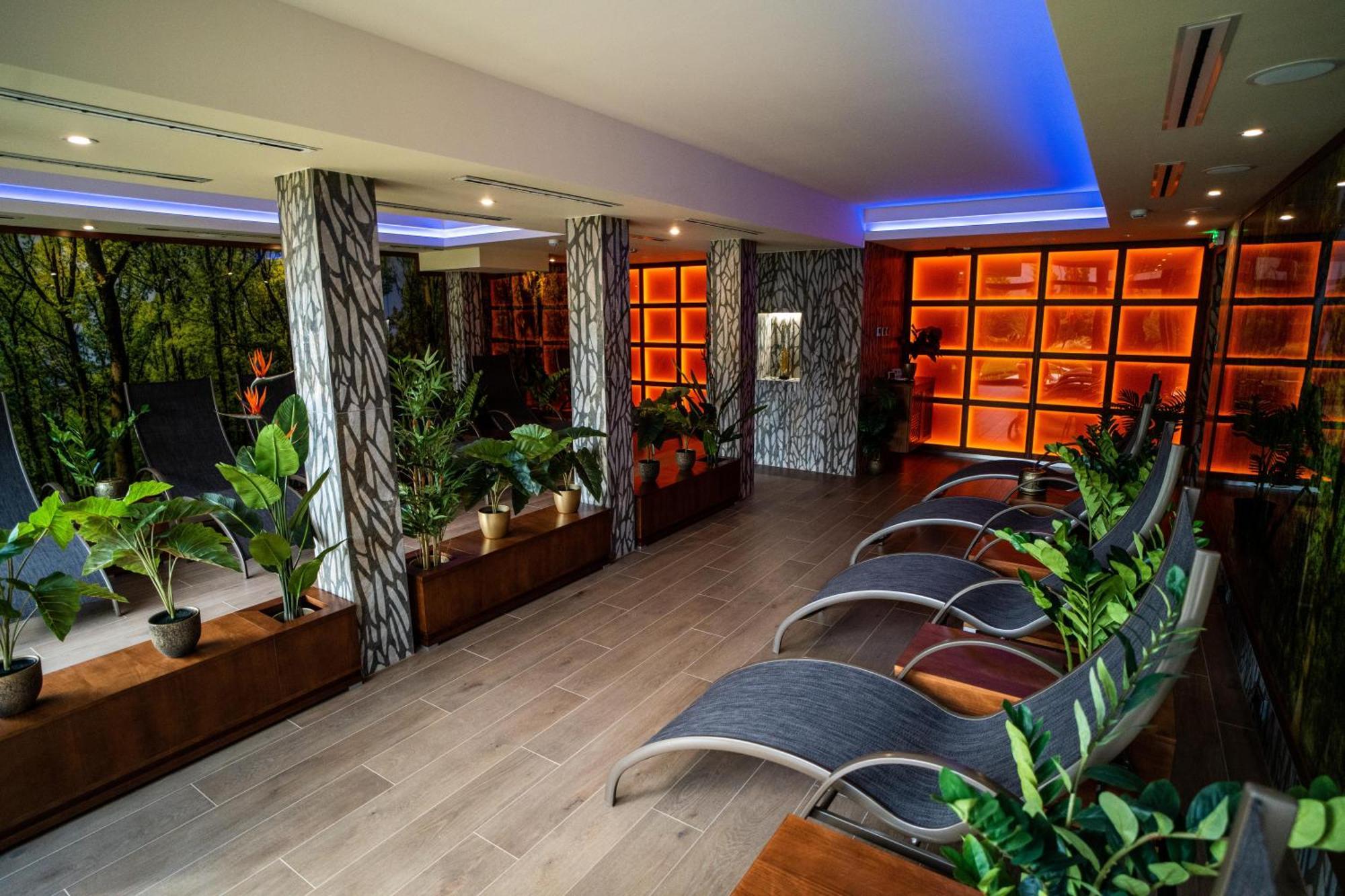 Wellness Hotel Gyula Exterior foto
