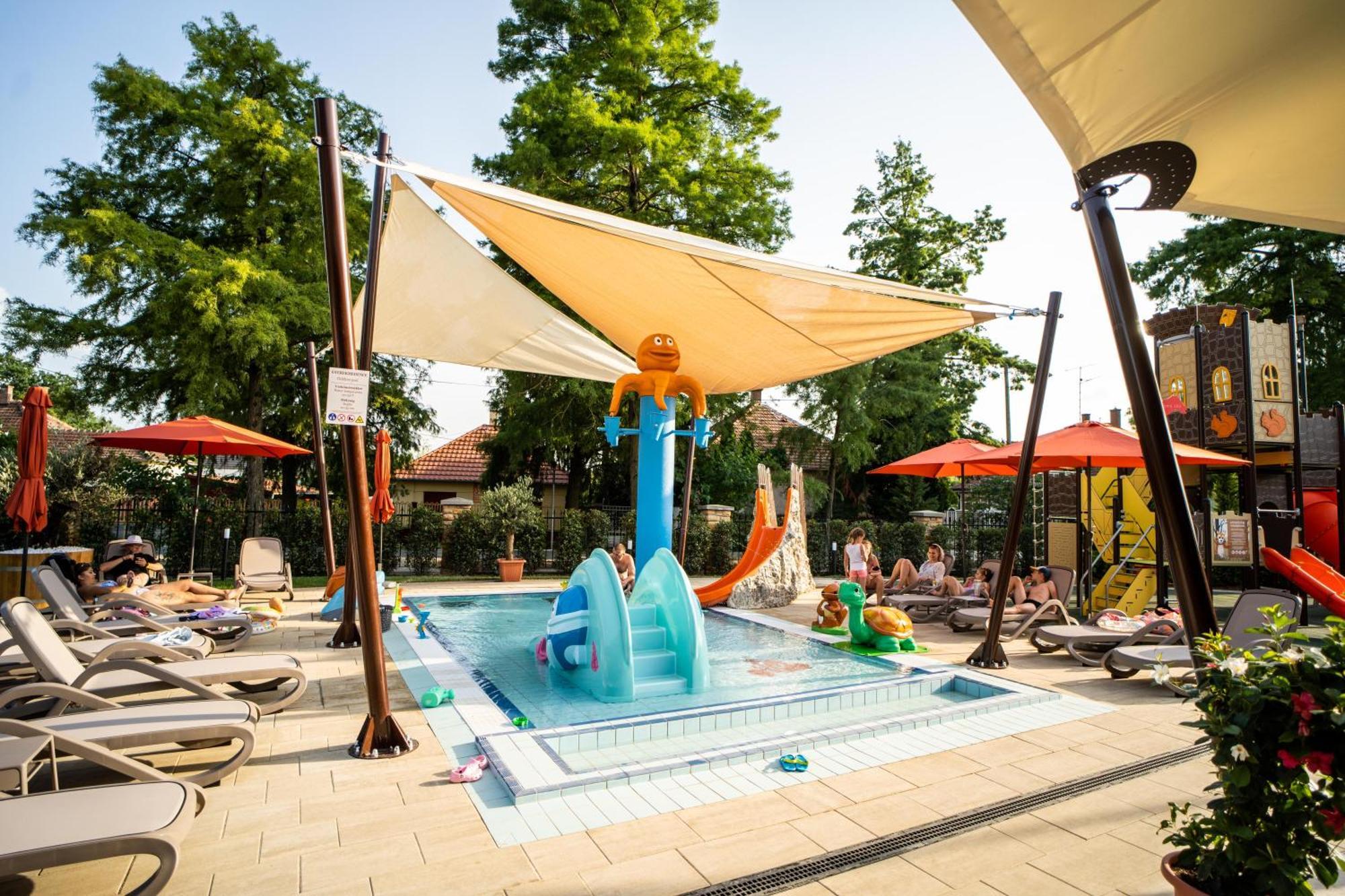 Wellness Hotel Gyula Exterior foto