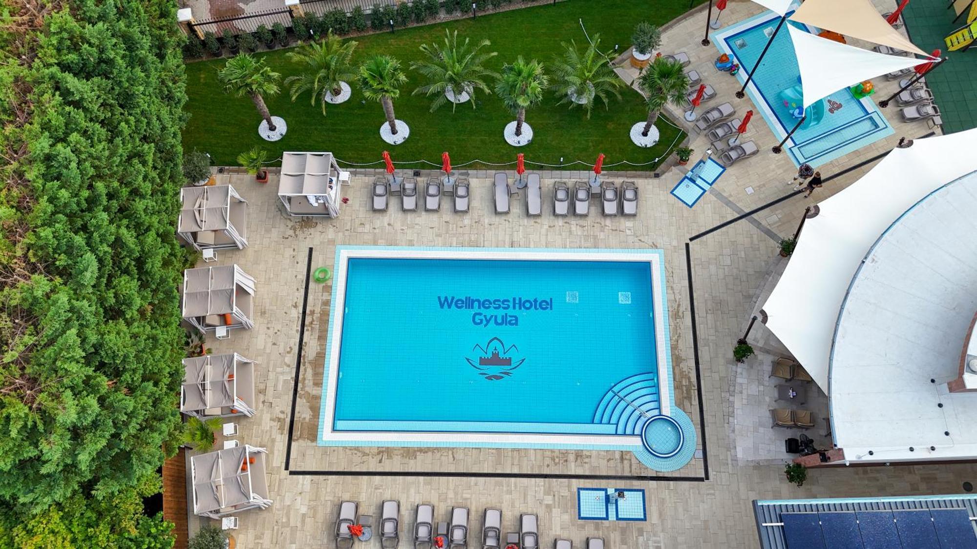Wellness Hotel Gyula Exterior foto