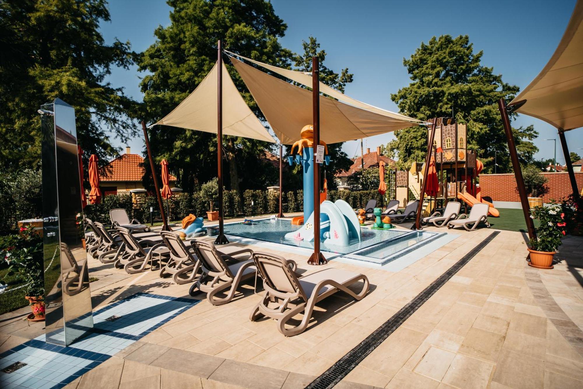 Wellness Hotel Gyula Exterior foto