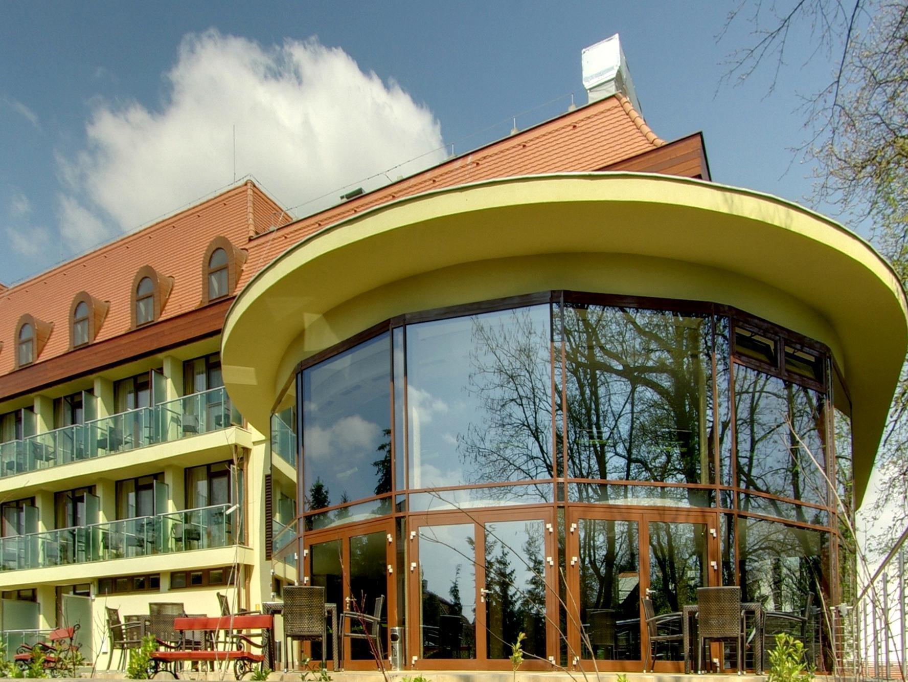 Wellness Hotel Gyula Exterior foto