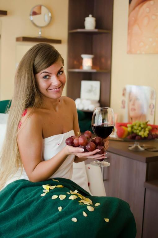 Wellness Hotel Gyula Exterior foto