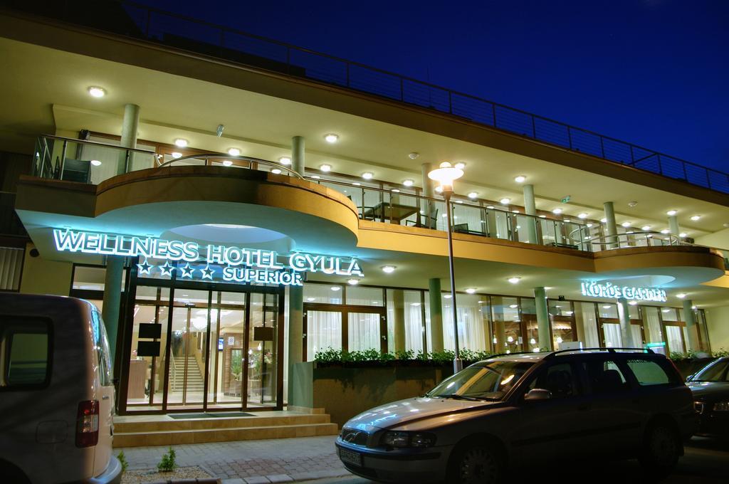 Wellness Hotel Gyula Exterior foto