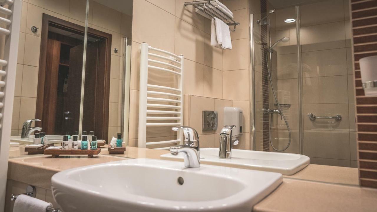 Wellness Hotel Gyula Exterior foto
